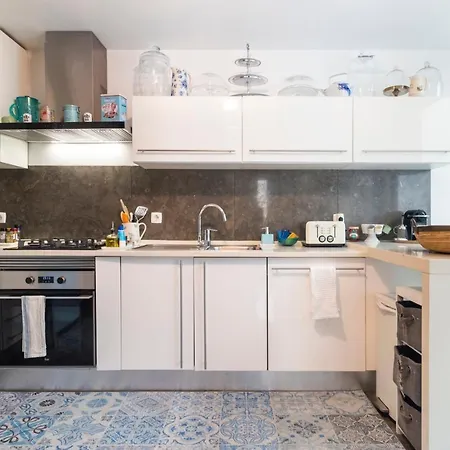Villa 3 Bedroom In Lisboa