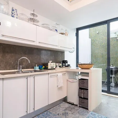 Villa 3 Bedroom In Lisboa